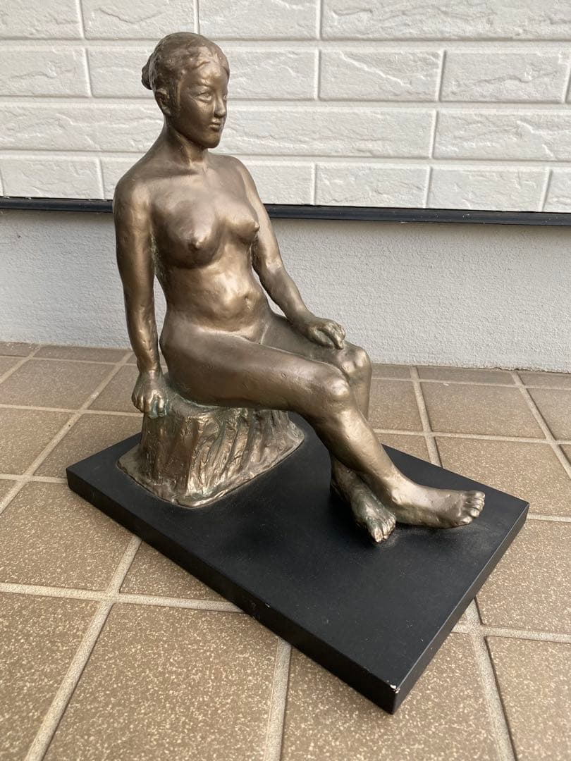 ブロンズ風女性ヌード彫刻 樹脂製で軽量 高さ約30cm ハンドメイド 美術品