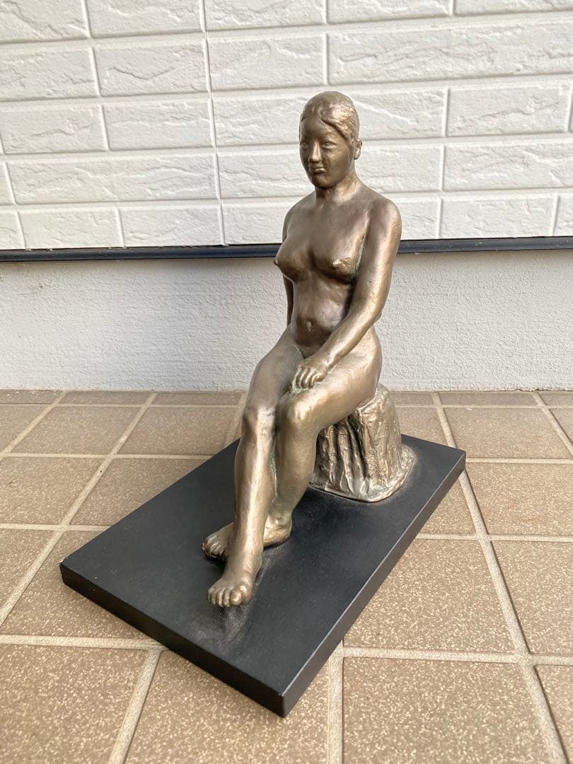 ブロンズ風女性ヌード彫刻 樹脂製で軽量 高さ約30cm ハンドメイド 美術品