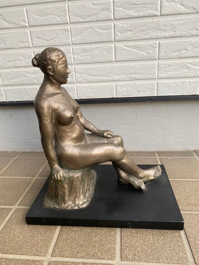 ブロンズ風女性ヌード彫刻 樹脂製で軽量 高さ約30cm ハンドメイド 美術品