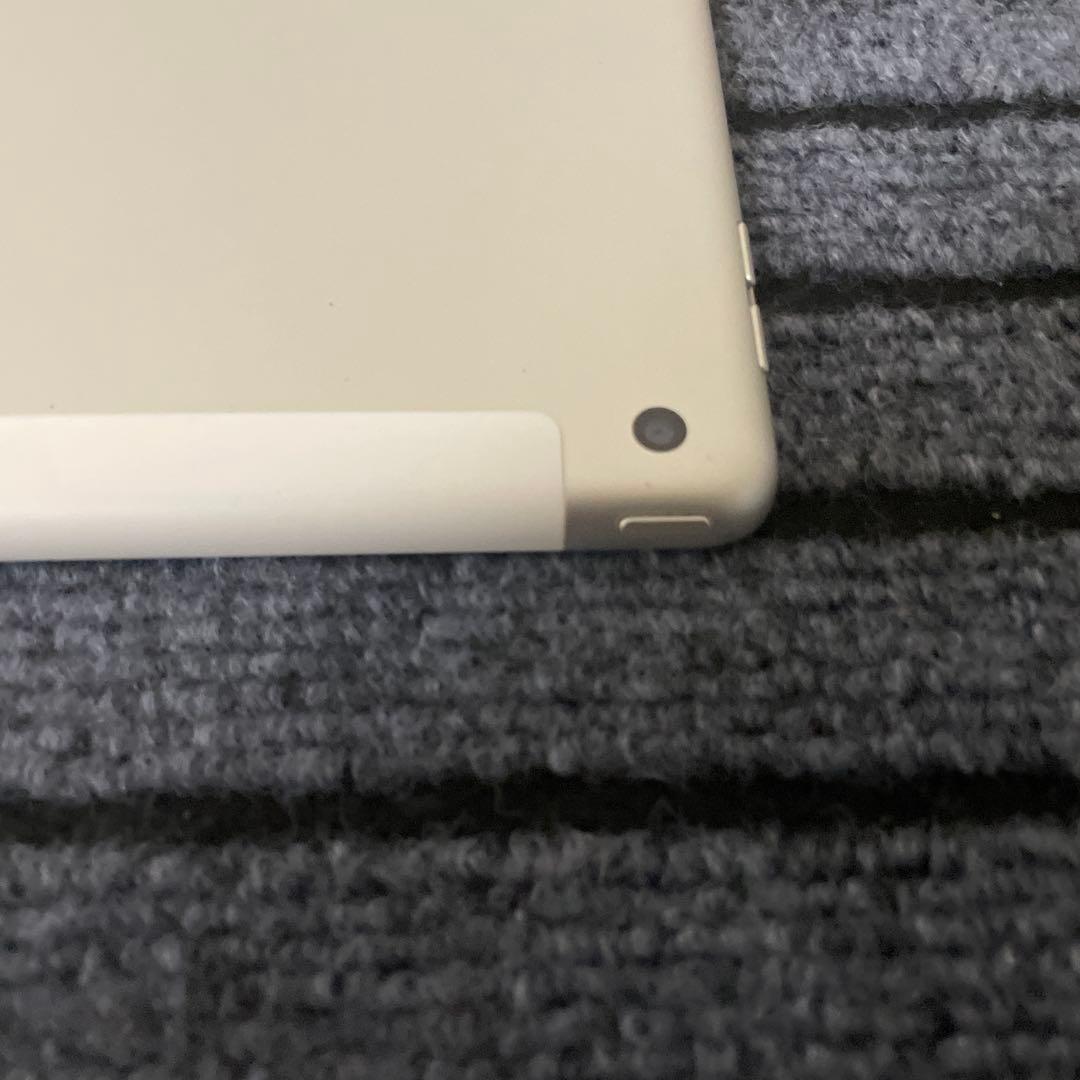63 iPad 8世代 32GB SIMフリー シルバー
