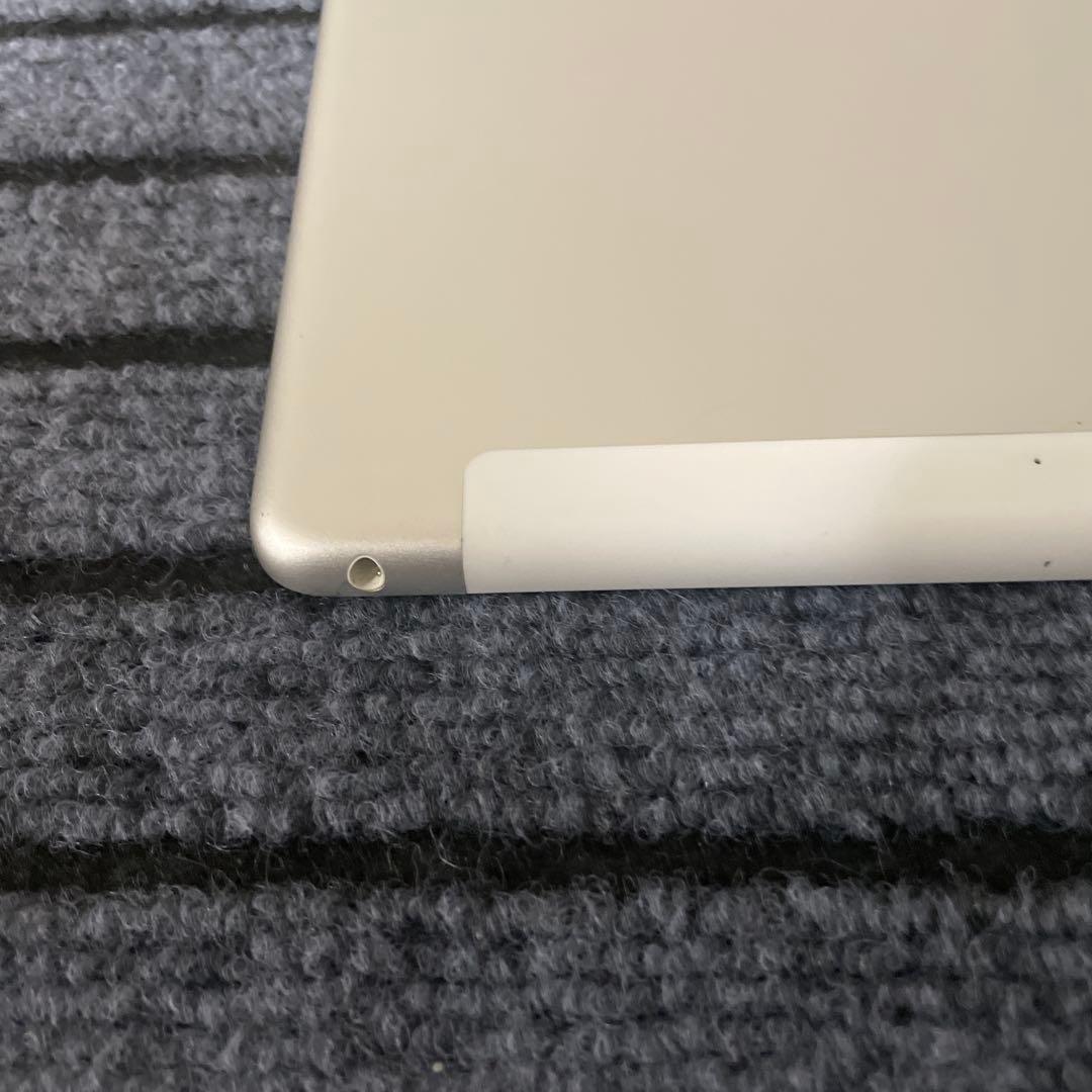 63 iPad 8世代 32GB SIMフリー シルバー