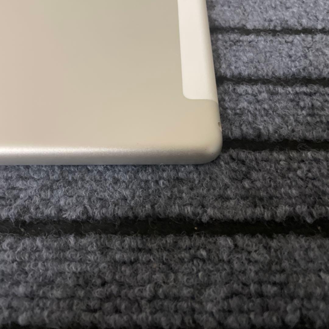 63 iPad 8世代 32GB SIMフリー シルバー