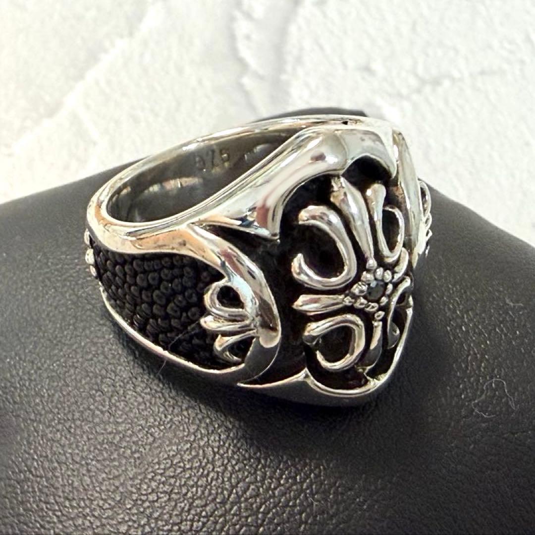 【リング】シルバー925 刻印あり スティングレイ入り(開運) 十字架 タイ産