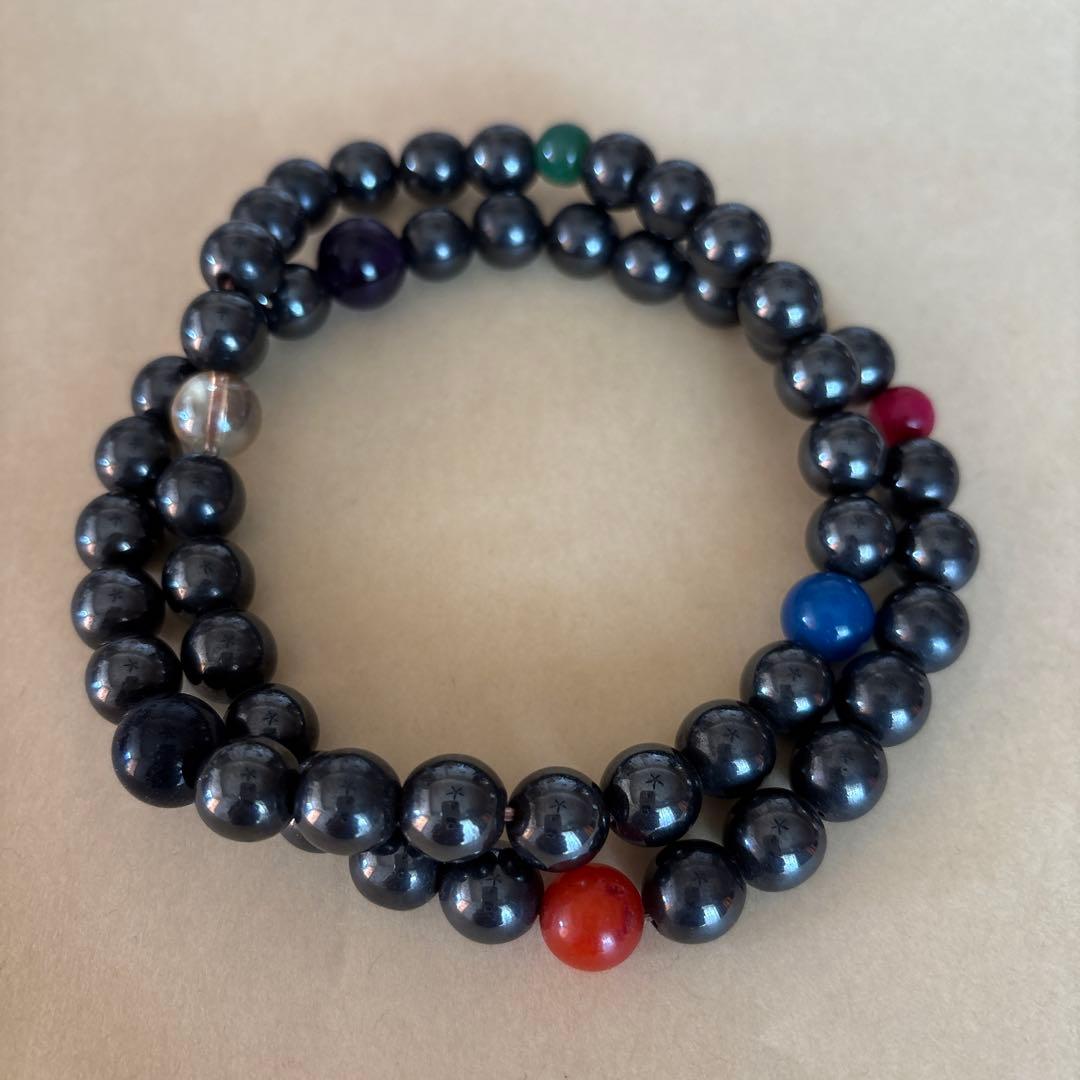 肩こりなどに効く磁石の石です。