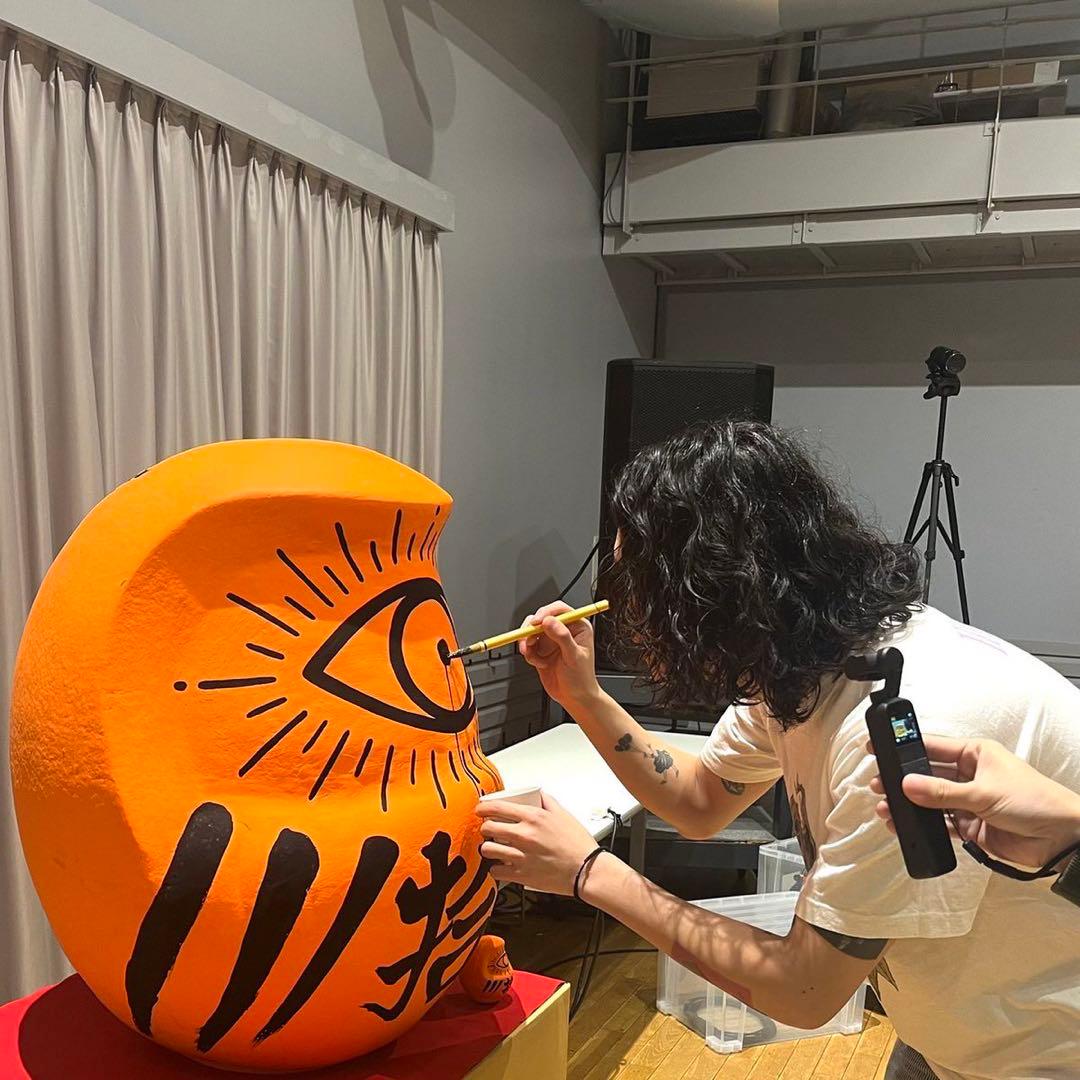 キタニタツヤ　エモくてオルタナでカッコいいダルマ　彼は天井から見ている