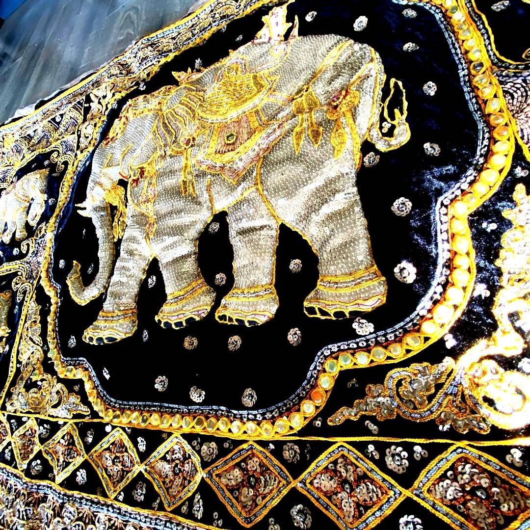 金運最強 金色の象 豪華刺繍 壁飾り 大型130cm タイ工房 アート