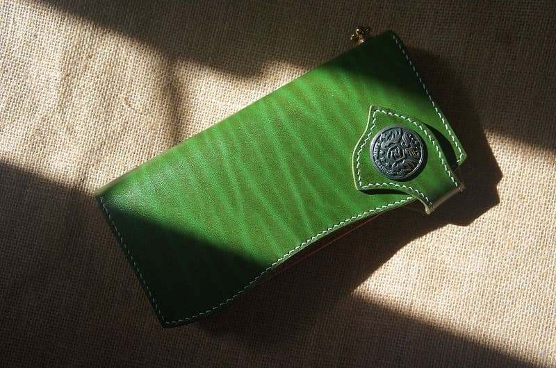 セール　送料無料　ルガトショルダーのバイカーズウォレット【パロットグリーン】