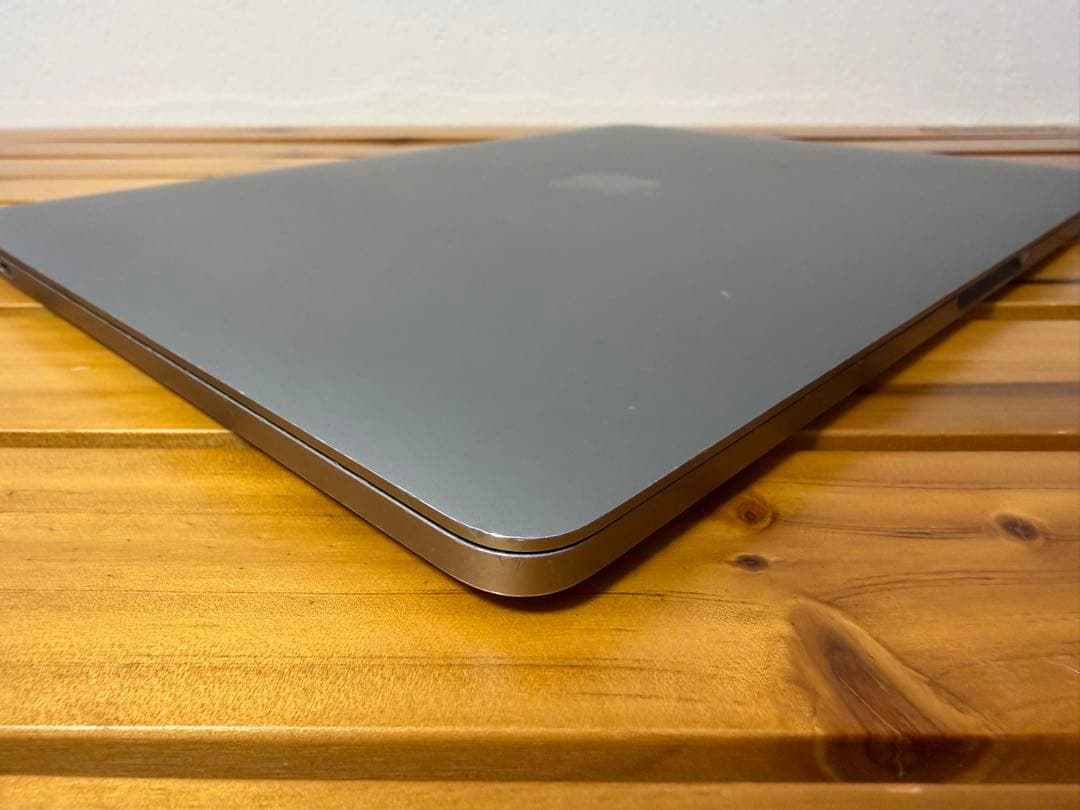 L*e様 MacBook Pro 2016 13インチTouch Bar +ID