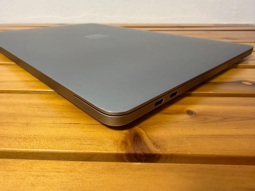 L*e様 MacBook Pro 2016 13インチTouch Bar +ID