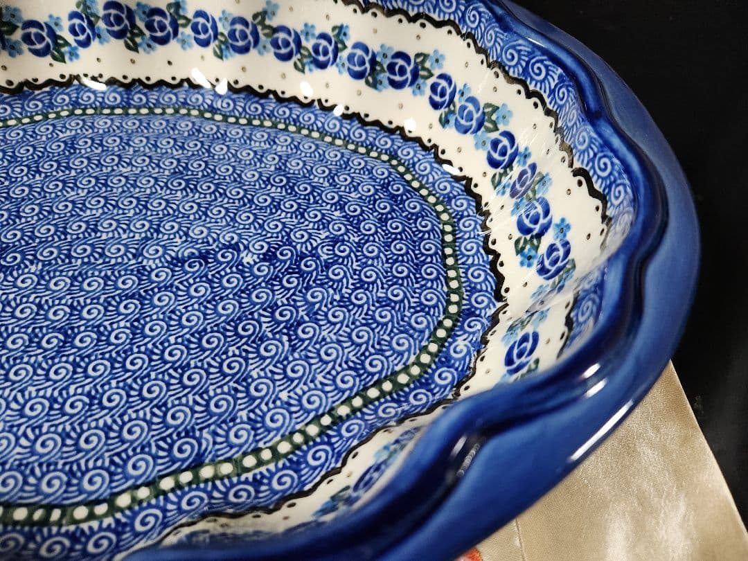 ポーリッシュポタリー青いバラ模様　 楕円形