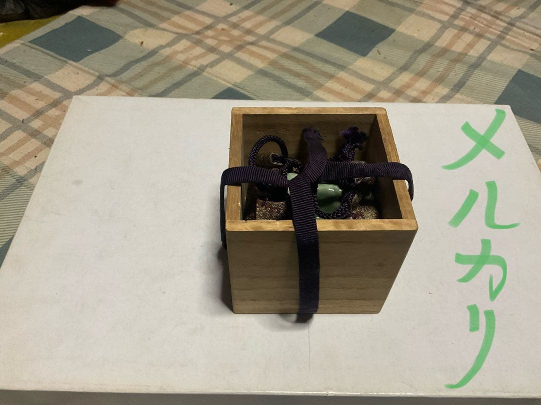 陶器製／置物（墨入れ？）陶磁器　作者　年代不明？【桐箱入りだが、蓋はない】。