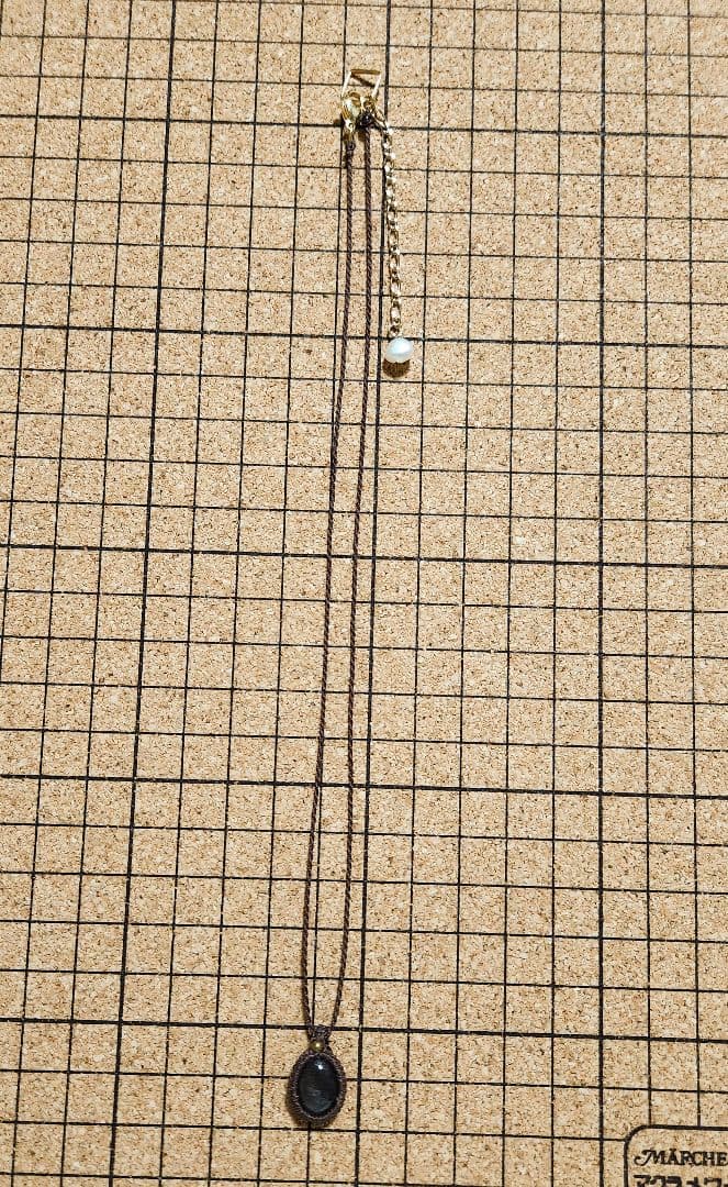 レインボーサンムーンストーンのマクラメペンダント