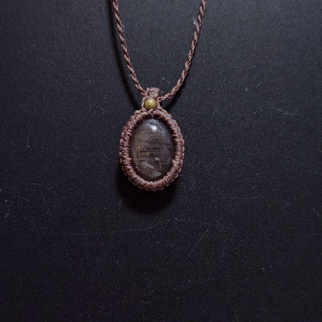 レインボーサンムーンストーンのマクラメペンダント