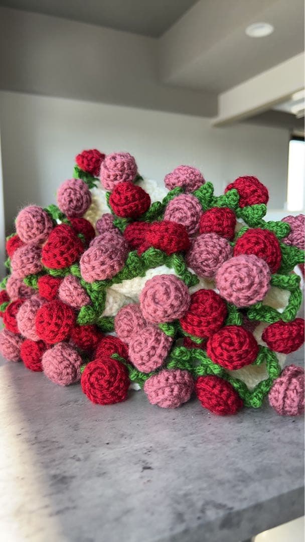 【オーダー受付】手編みのバラのブーケブランケット