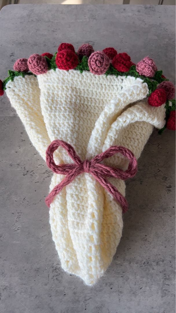 【オーダー受付】手編みのバラのブーケブランケット