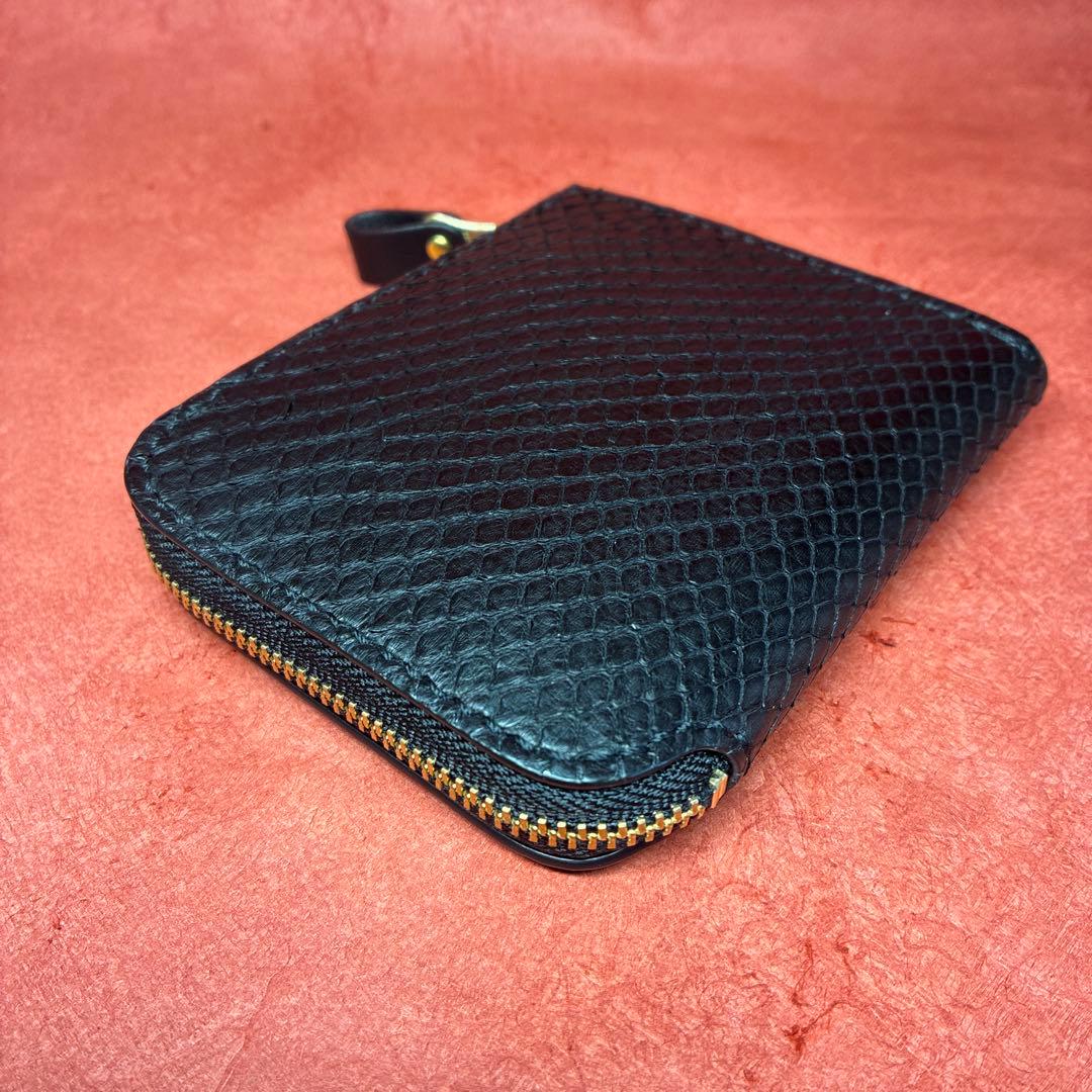L字ファスナー革財布　ハーフサイズ財布　ミニ財布　パイソン　蛇革　黒　ブラック