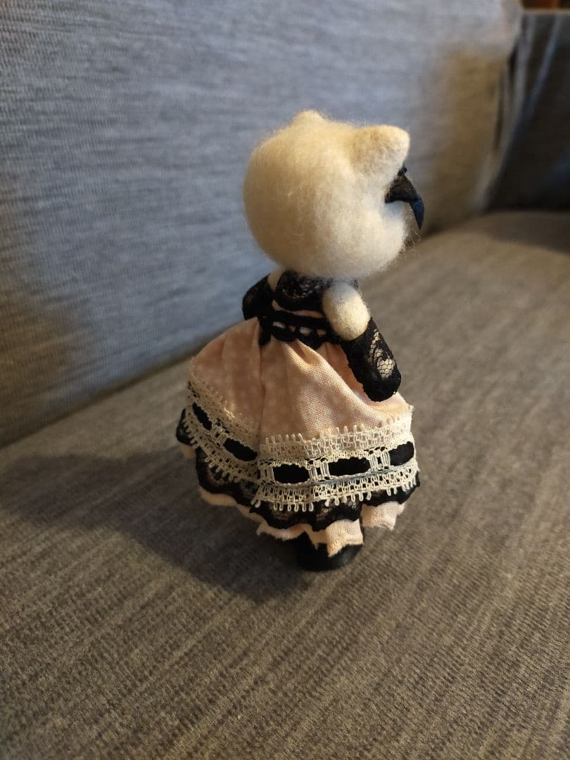 羊毛フェルト　猫ドール