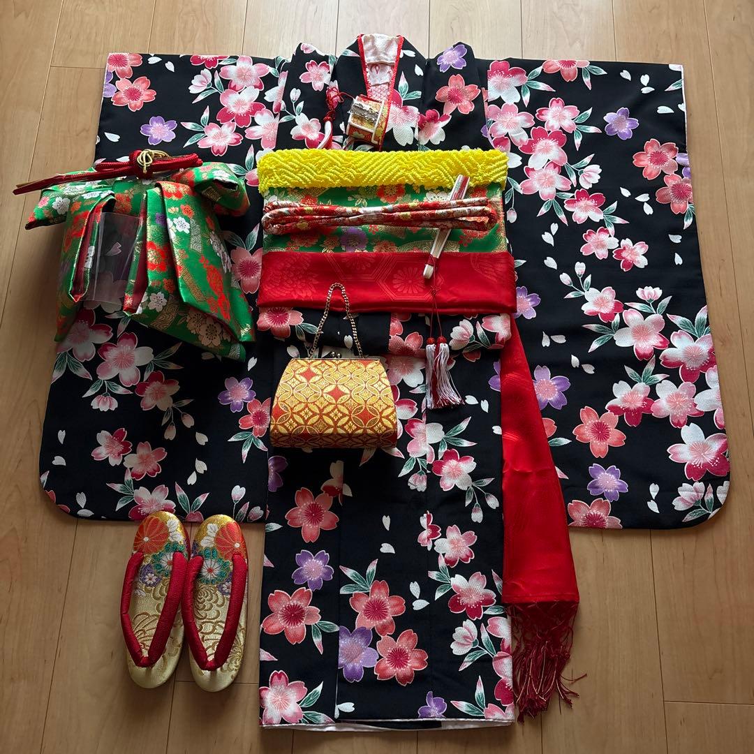 127 R・K 黒×桜　ちりめん　7歳 七五三着物セット　和装小物　結び帯