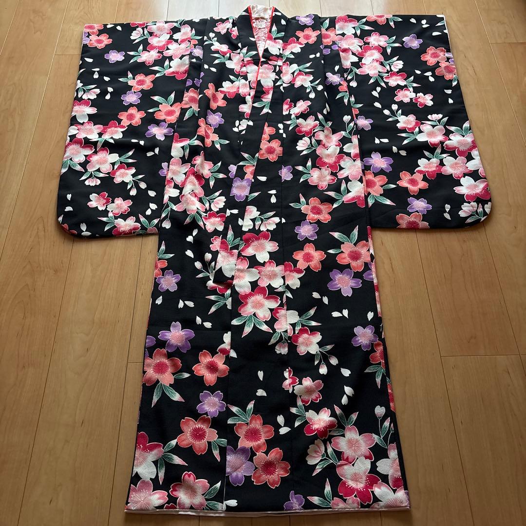 127 R・K 黒×桜　ちりめん　7歳 七五三着物セット　和装小物　結び帯