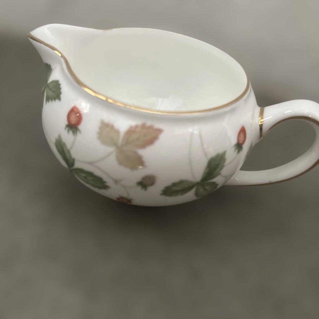 値下げ‼️ ワイルドストロベリー　写真立て　ジャグ　花瓶