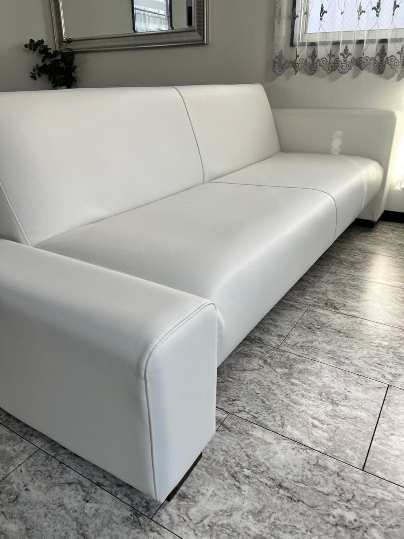 国産　ホワイト　レザー調ソファーベッド　ディノス購入