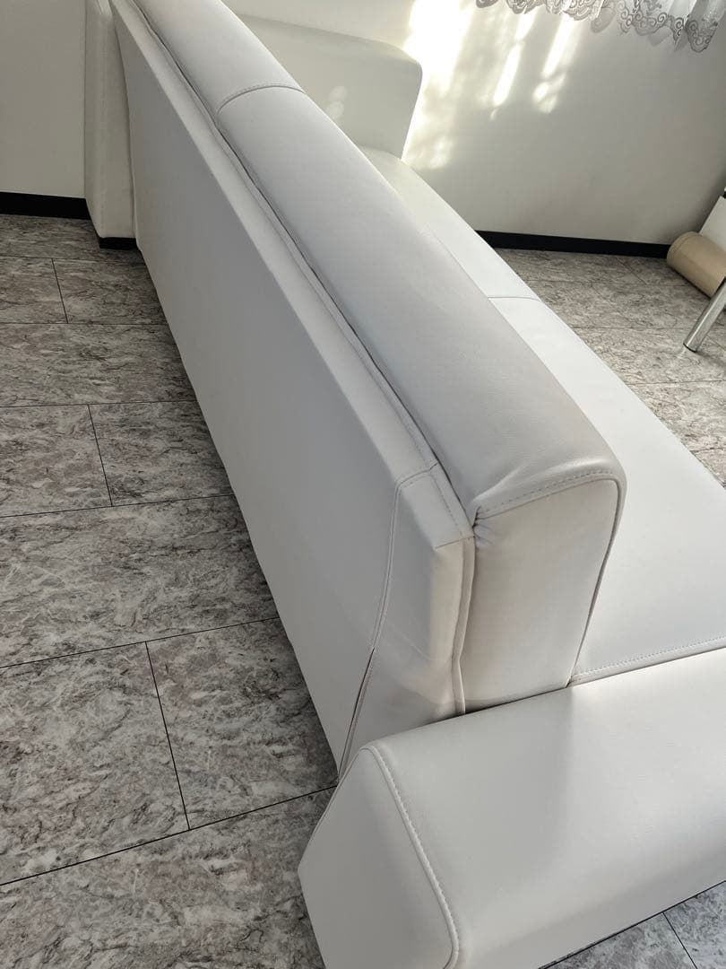 国産　ホワイト　レザー調ソファーベッド　ディノス購入