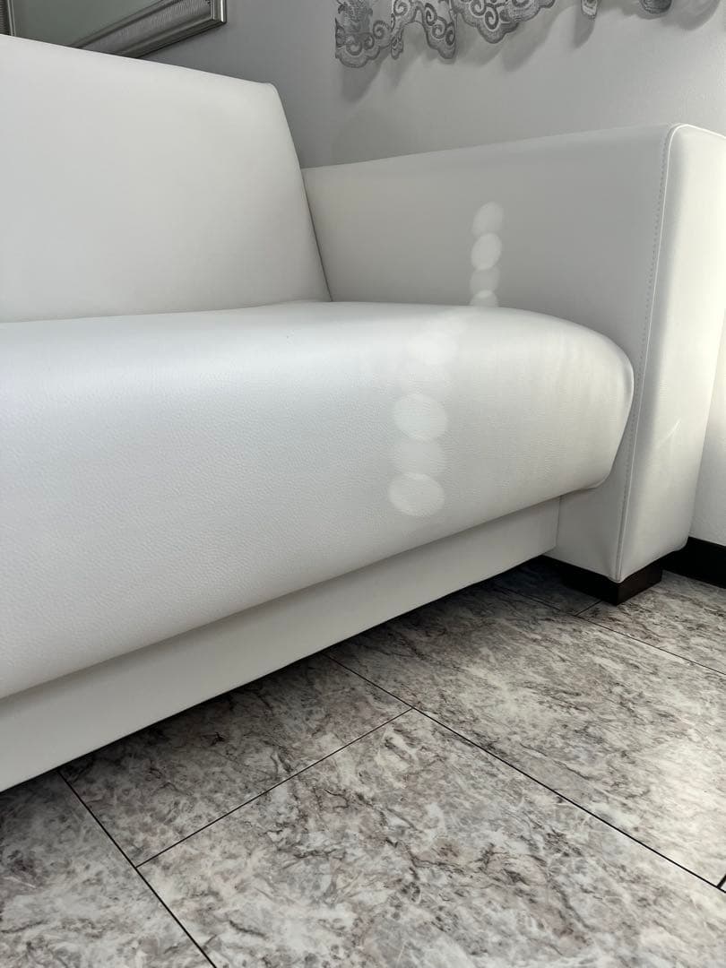 国産　ホワイト　レザー調ソファーベッド　ディノス購入