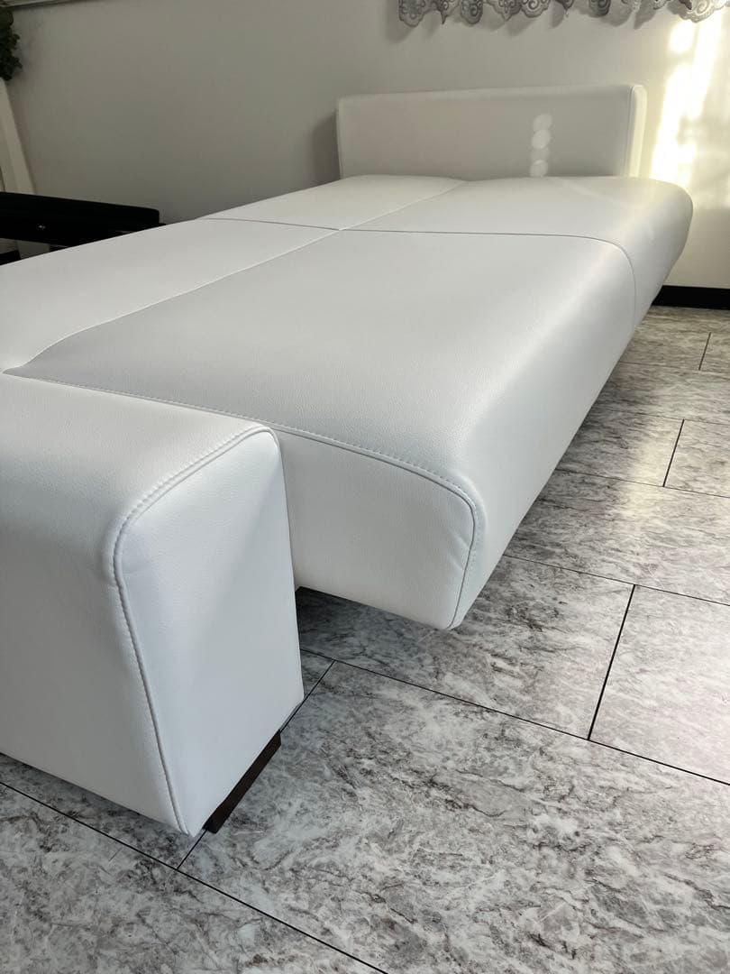 国産　ホワイト　レザー調ソファーベッド　ディノス購入