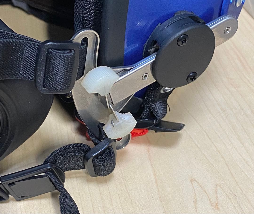 【航空自衛隊ブルーインパルス】ソロ5番機パイロットヘルメット レプリカ マスク付