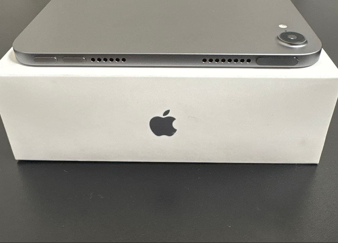 ほぼ未使用 iPad mini 第7世代 Wi-Fi 128GB スペースグレー