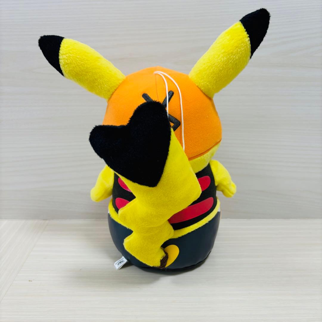 マスクドピカチュウ　ぬいぐるみ