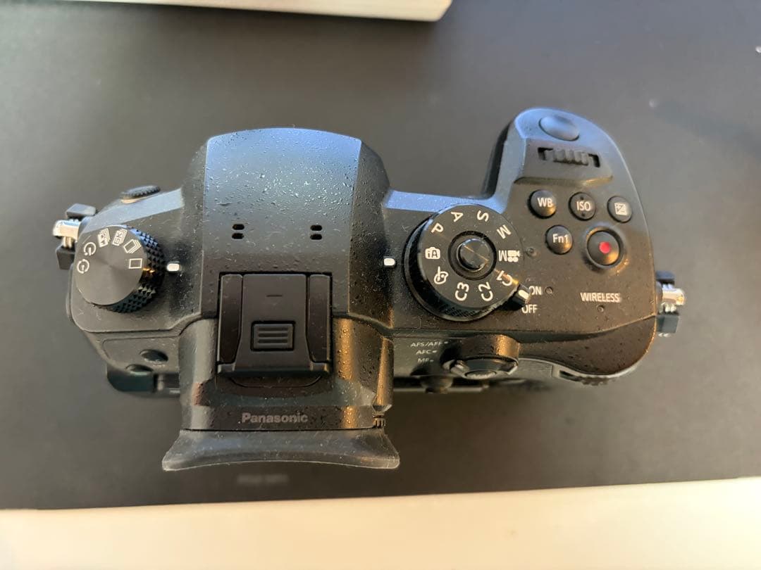 LUMIX GH5 デジタル一眼レフ　大容量電池2つ、純正1つ　128gb SD