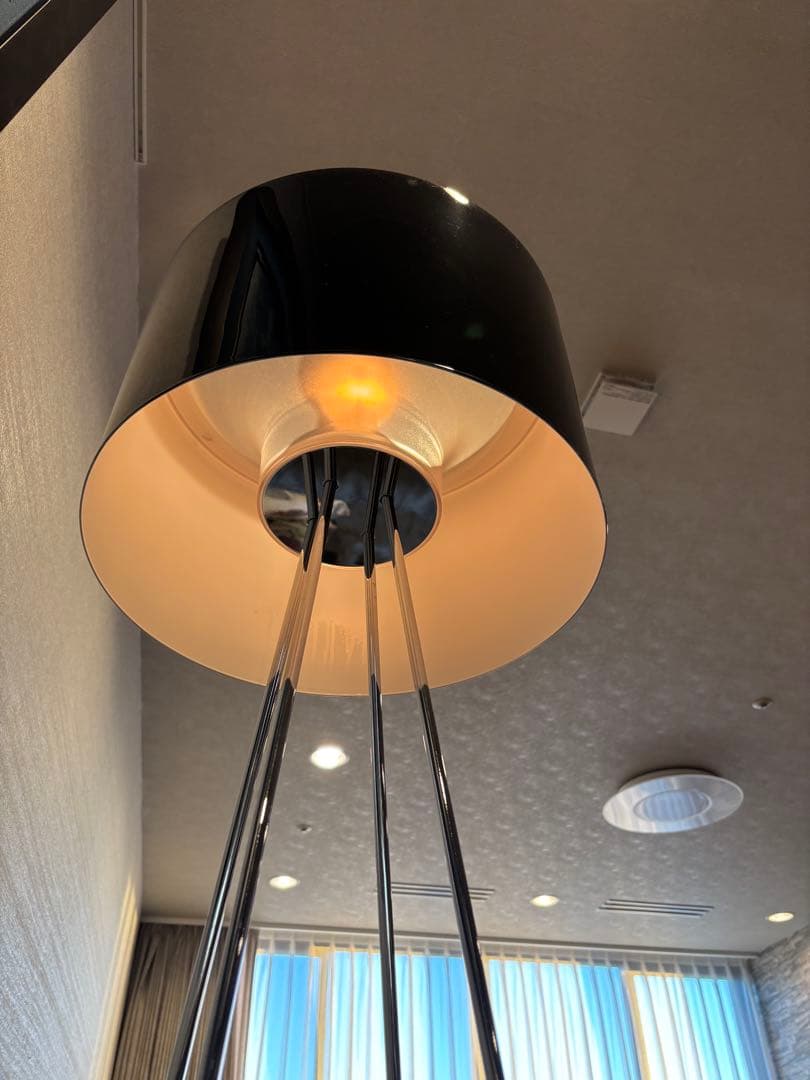 美品　FLOSフロス RAY F2 フロアライト ブラック