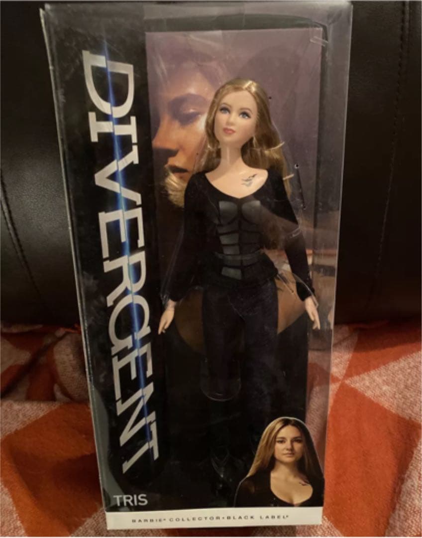 【確認用】バービー Barbie Collector Divergent