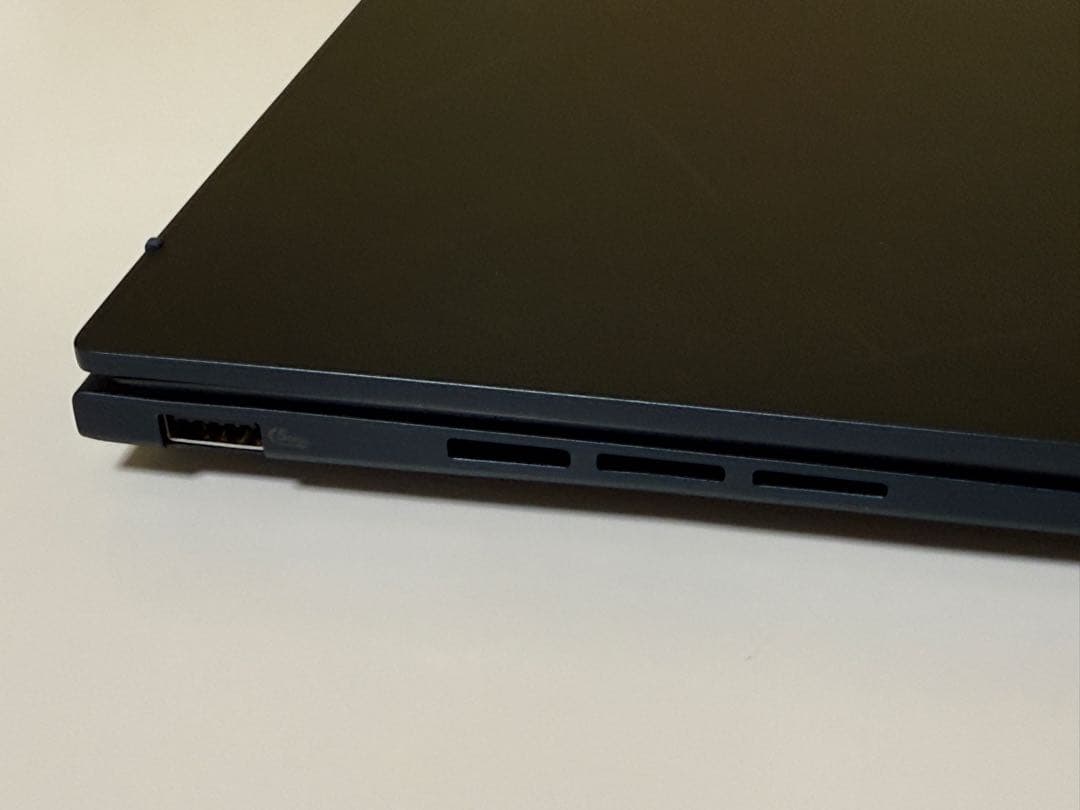 【美品】ASUS Zenbook 14 OLED / Core Ultra 7