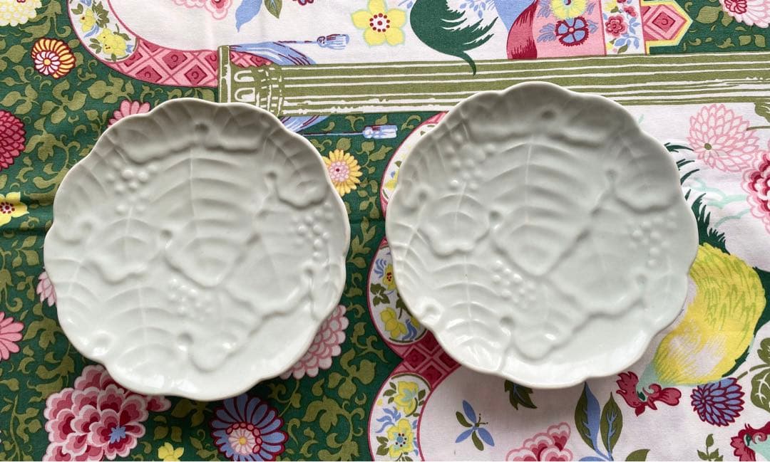 白磁：5.5寸皿・藤塚光男《中皿・17.0cm》 ２枚