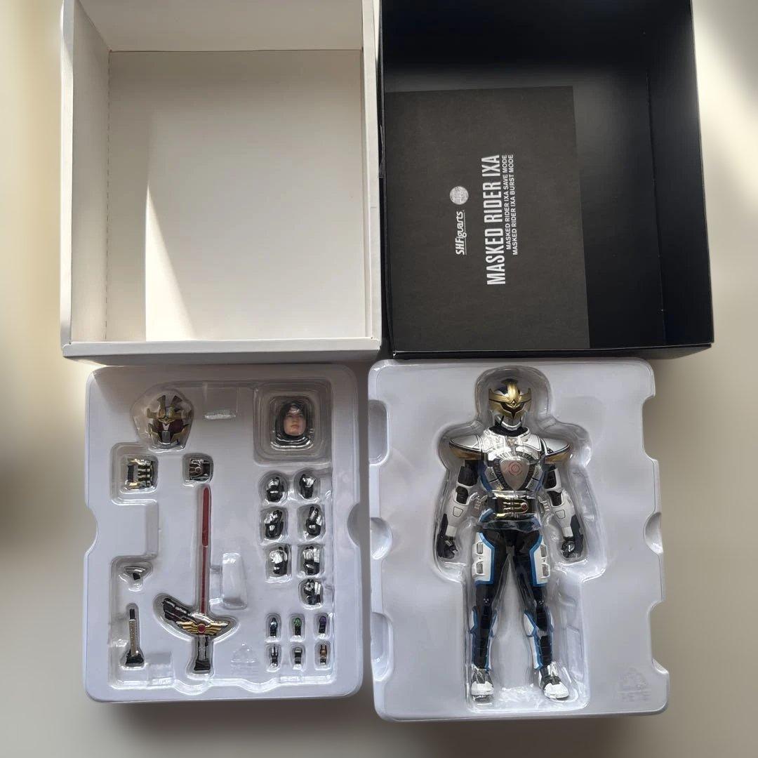 S.H.フィギュアーツ 真骨彫製法 仮面ライダーイクサ