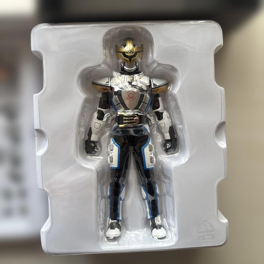 S.H.フィギュアーツ 真骨彫製法 仮面ライダーイクサ