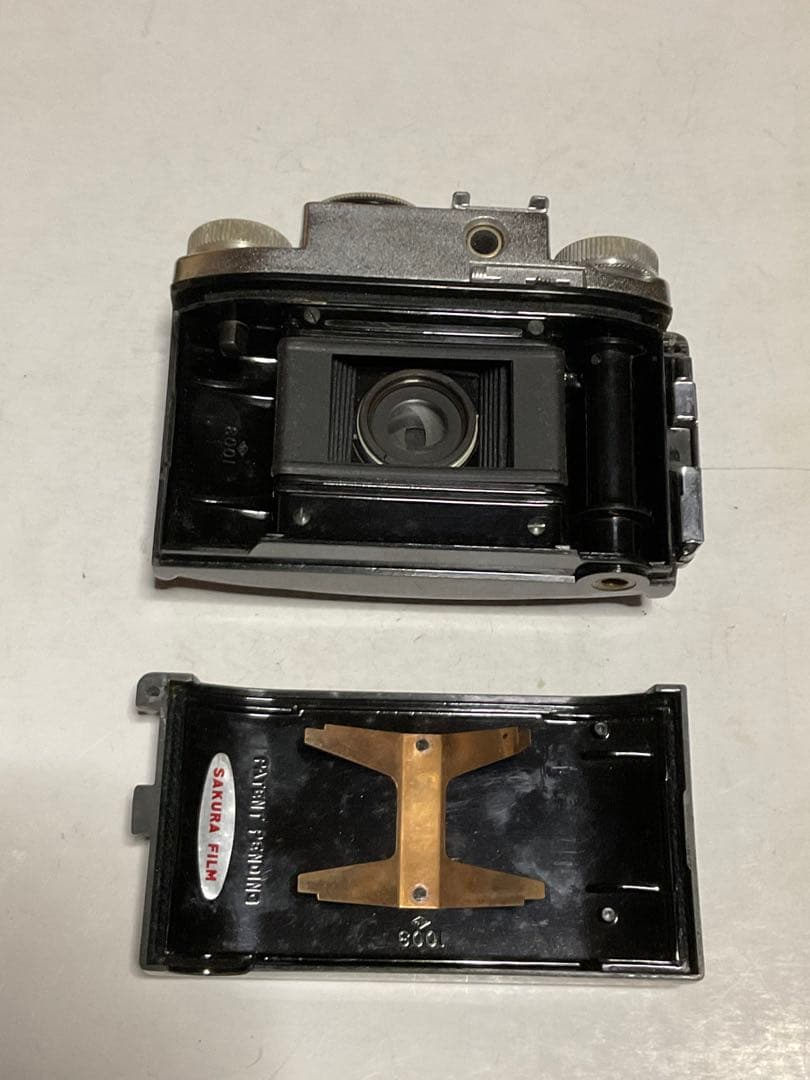 コニシロク／蛇腹型カメラ。形式不明？【カメラケース付き・昭和ノスタルジー・美品】