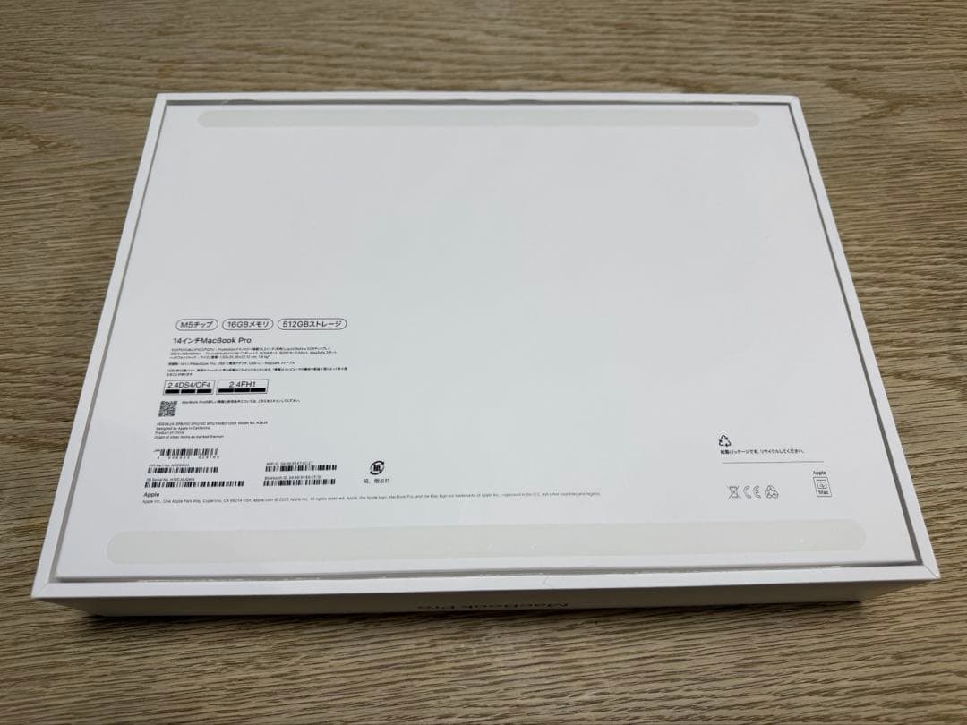 Mac book pro M5 ブラック　メモリ16GB 512GB