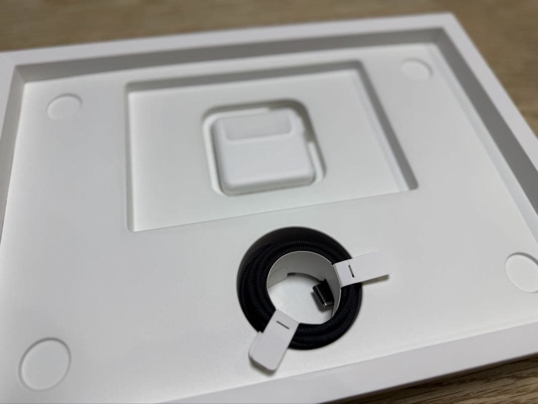 Mac book pro M5 ブラック　メモリ16GB 512GB