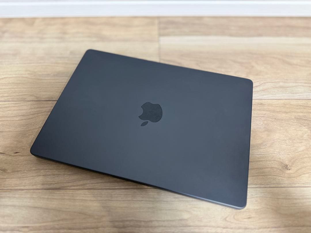 Mac book pro M5 ブラック　メモリ16GB 512GB