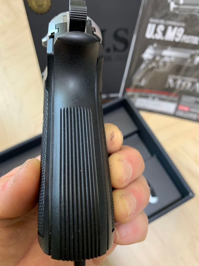 東京マルイ　U.SＭ９ピストル　ガスブローバックハーフシルバー　マガジン2個