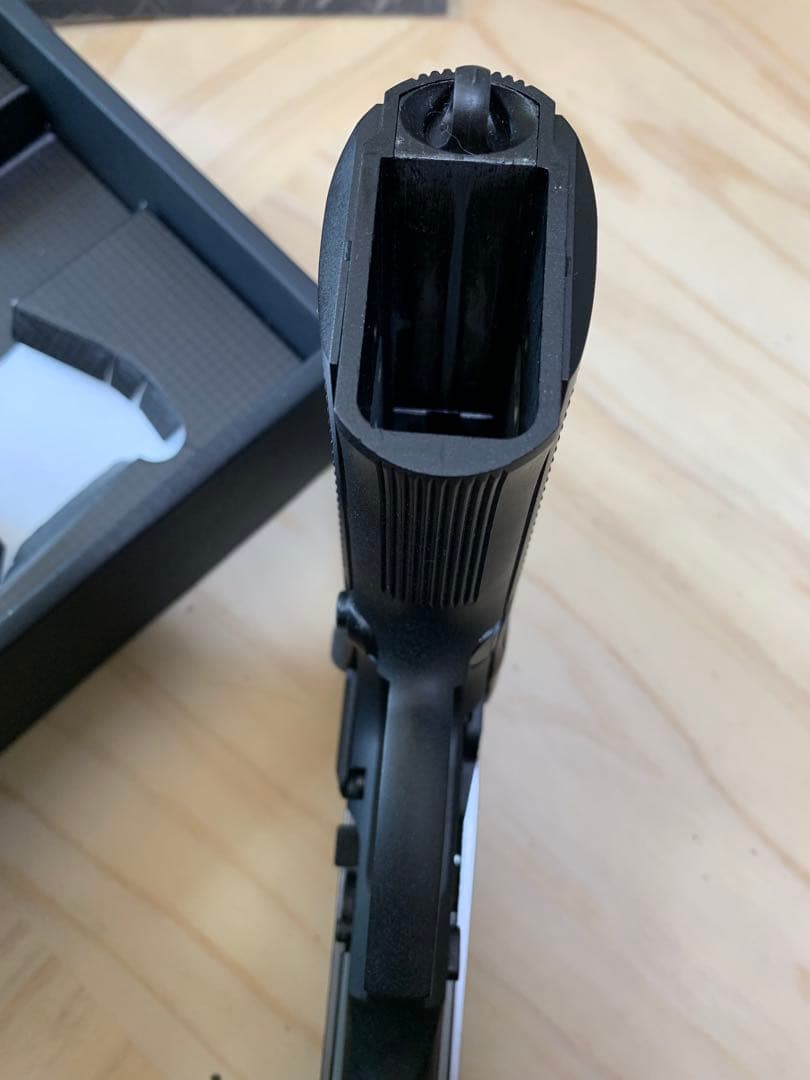 東京マルイ　U.SＭ９ピストル　ガスブローバックハーフシルバー　マガジン2個