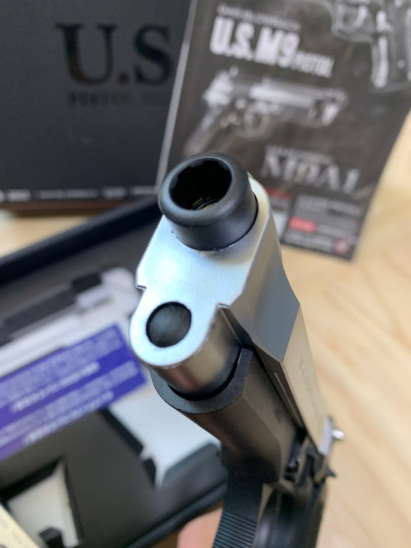 東京マルイ　U.SＭ９ピストル　ガスブローバックハーフシルバー　マガジン2個