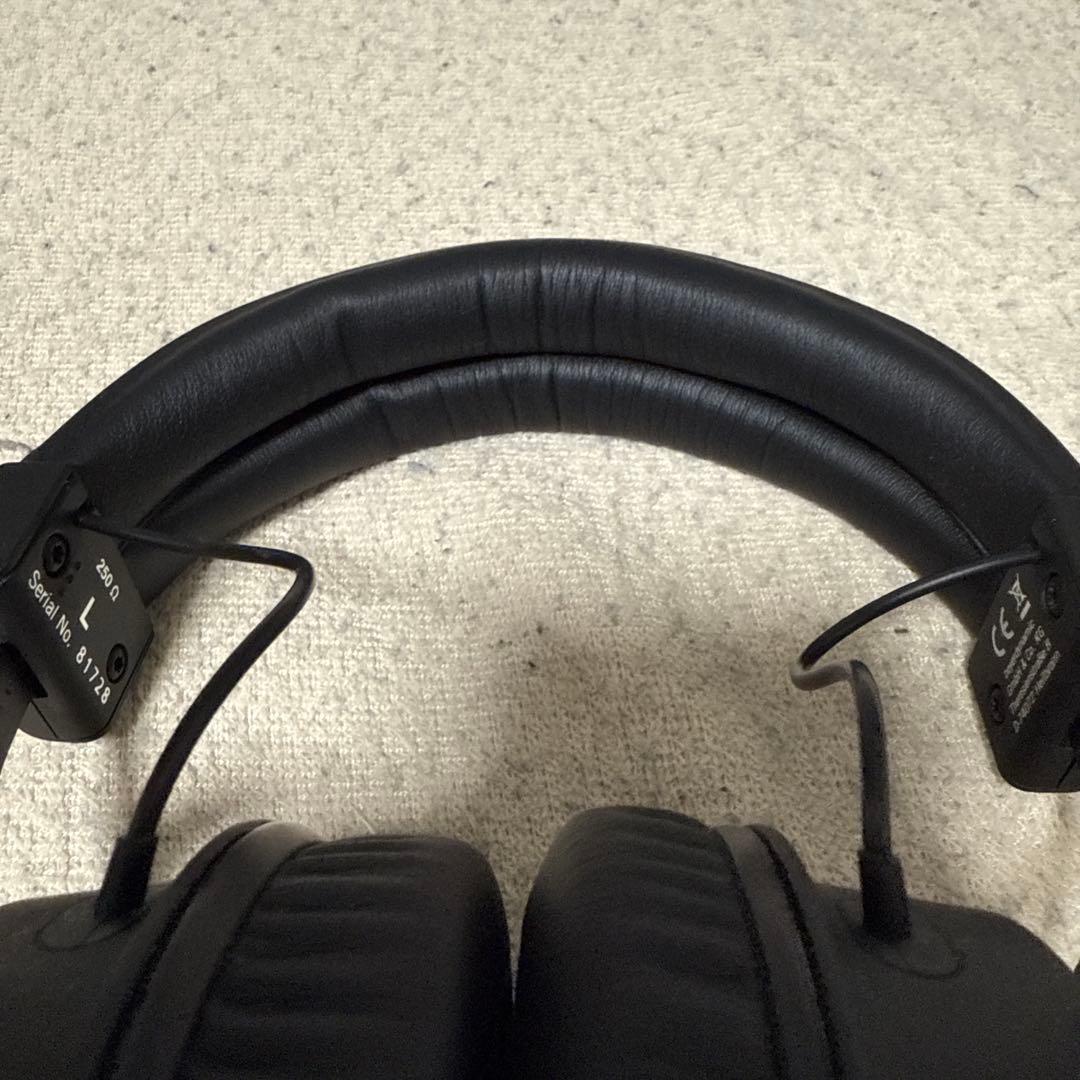 Teslaドライバー搭載密閉型モニターヘッドホン DT 1770 PRO