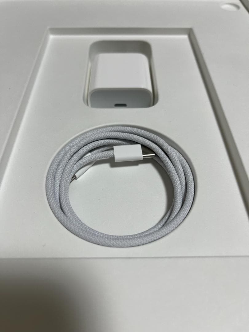 【美品】13インチiPad Air（M2）　初期設定済み