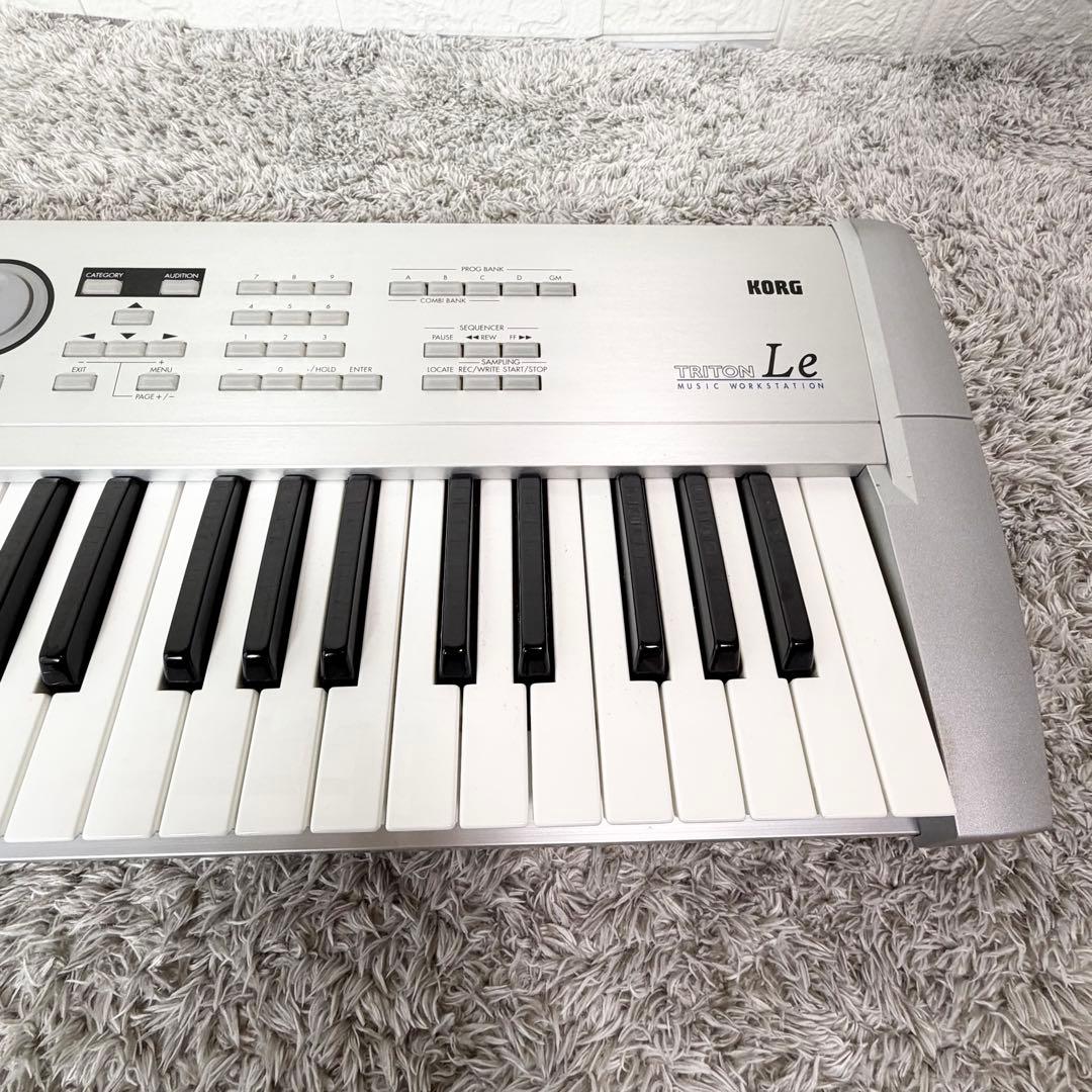 美品 KORG コルグ TRITON Le 61鍵盤 シンセサイザー 動作品