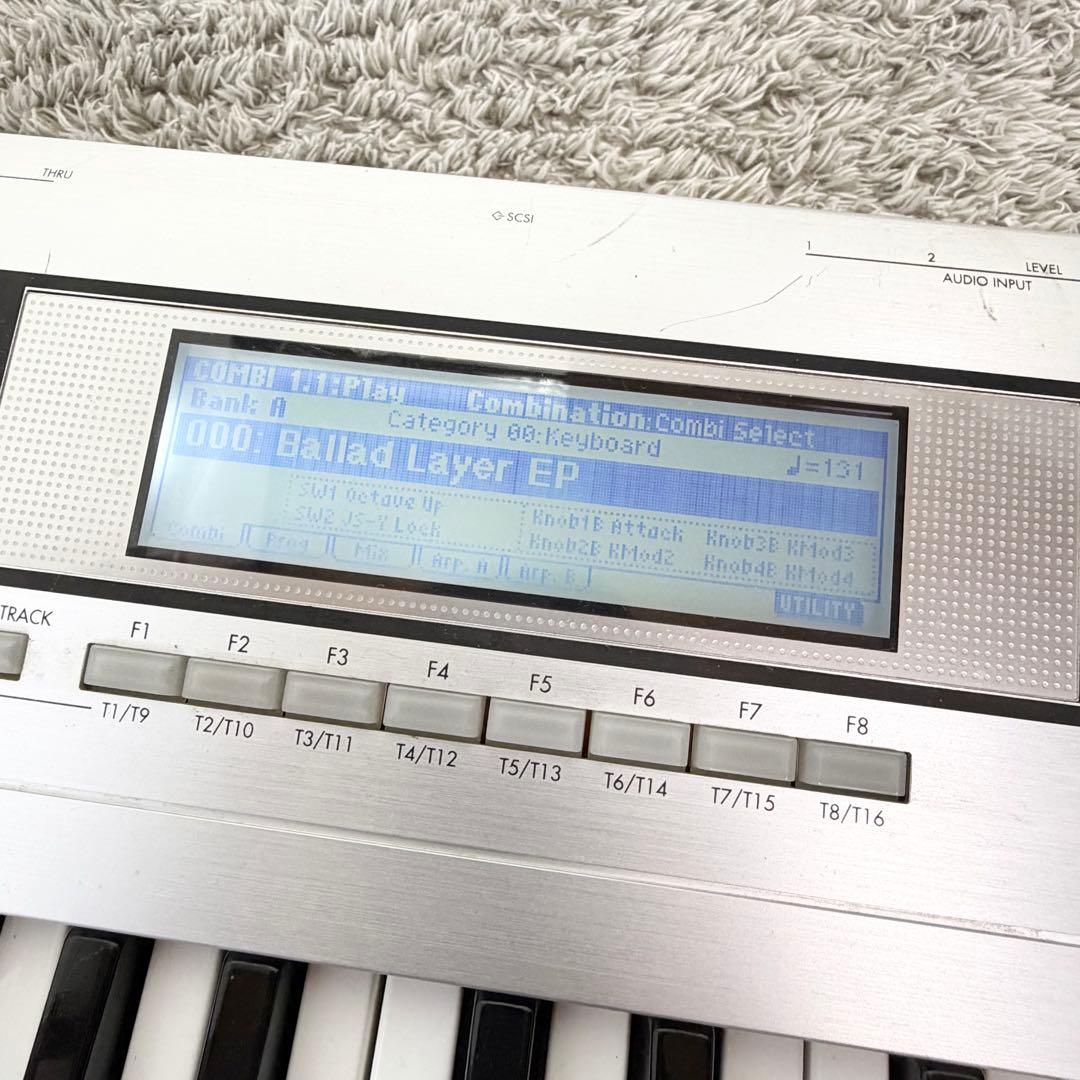 美品 KORG コルグ TRITON Le 61鍵盤 シンセサイザー 動作品