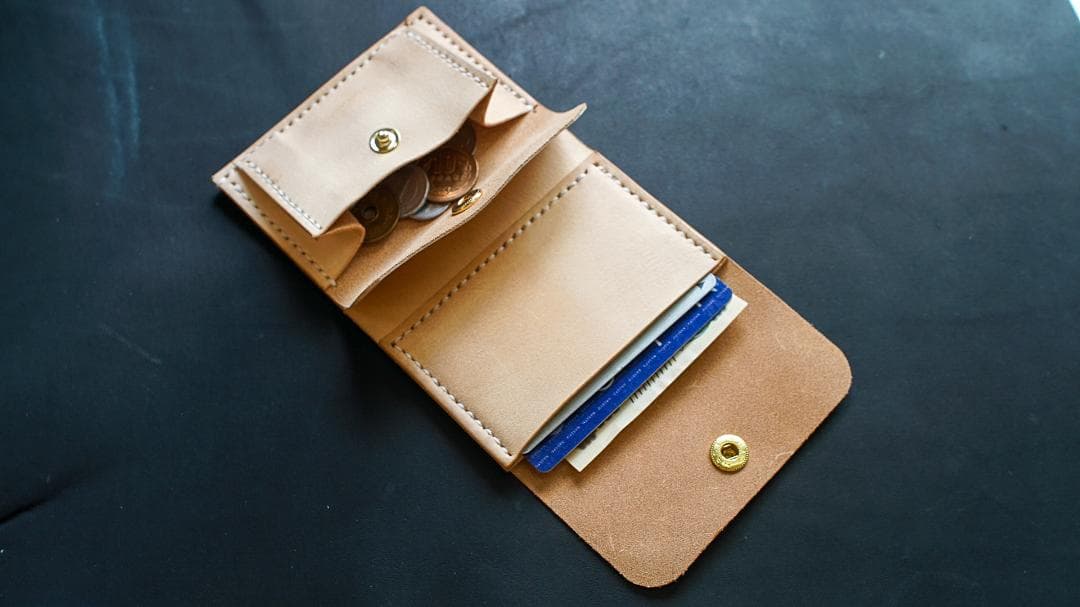 タンニン鞣し ヌメ革 手のひらサイズのお財布 コンパクトウォレット 三つ折り財布